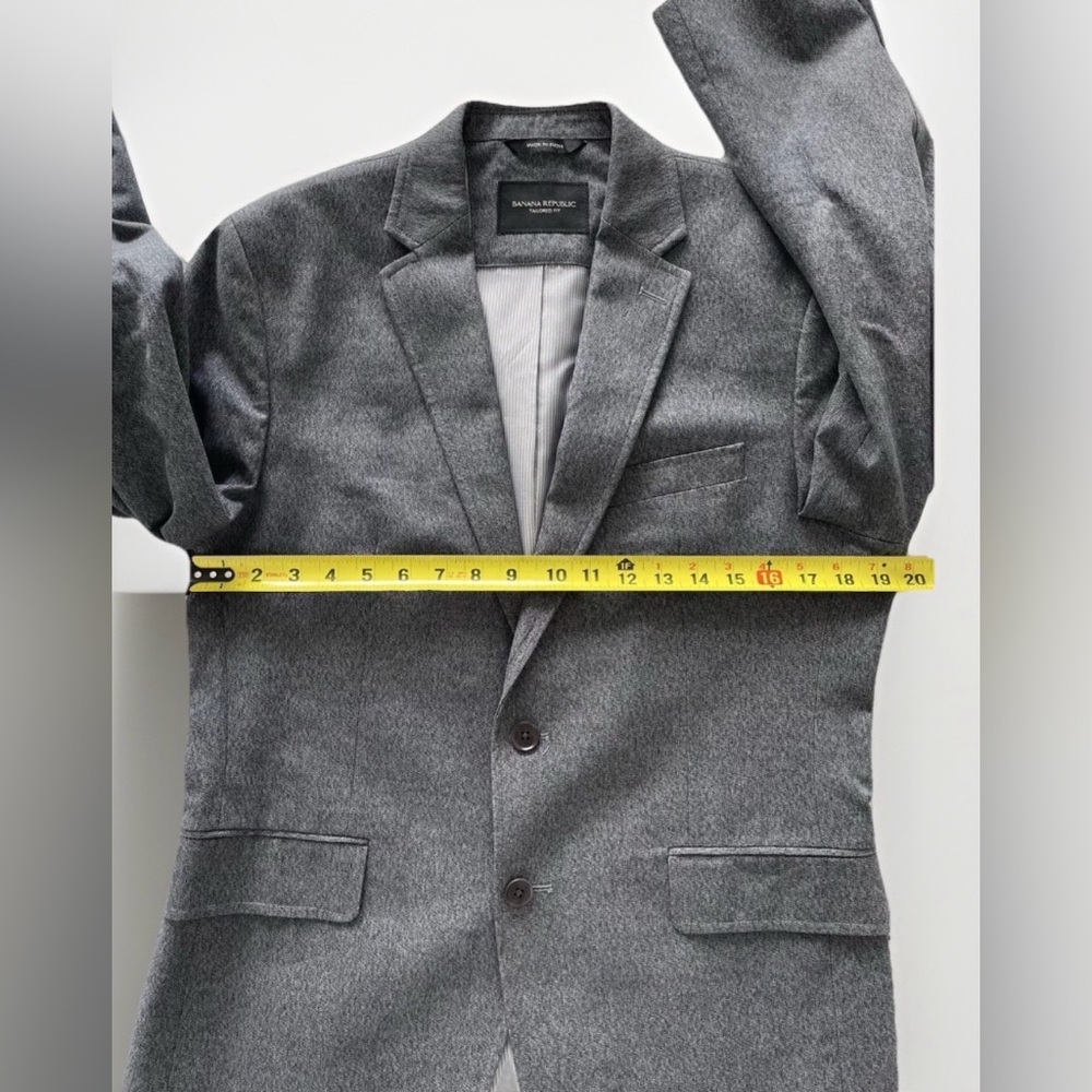 Banana Republic Men’s Tailored Fit Blazer — Gray, Size 40S. - Picture 10 of 13